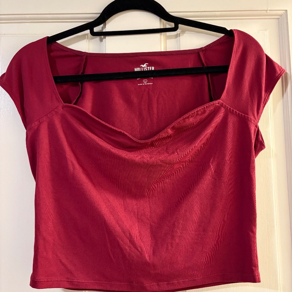 Hollister Berry Pink Sweetheart Neck Top – Women’s Large